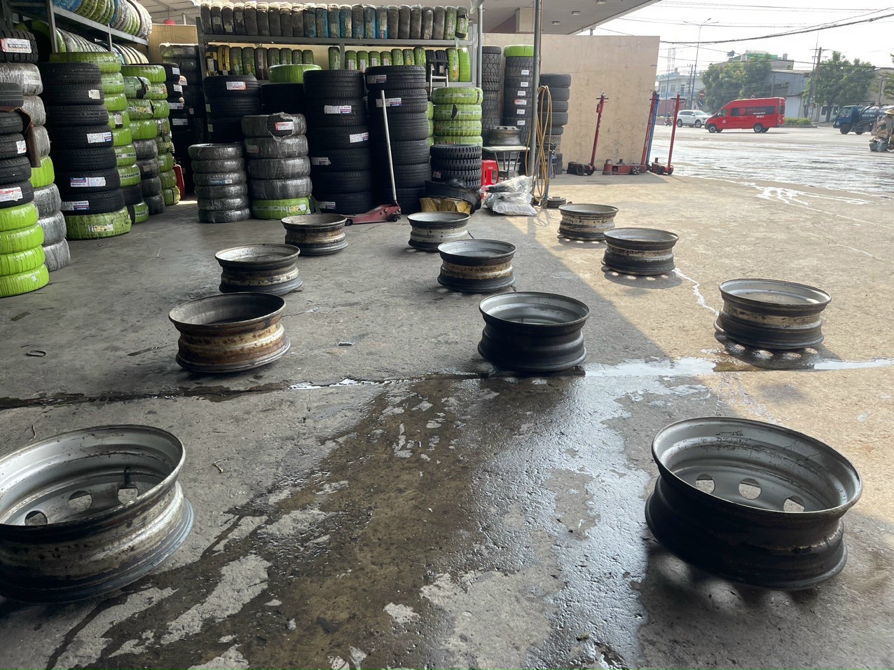 MÂM XE Ô TÔ BÌNH DƯƠNG.